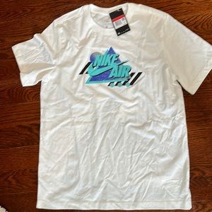 Nike Air tshirt size Large new with tags